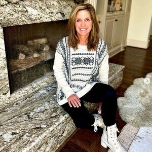 Cabi 4410 Chalet Sweater Fall 2022 Medium EUC